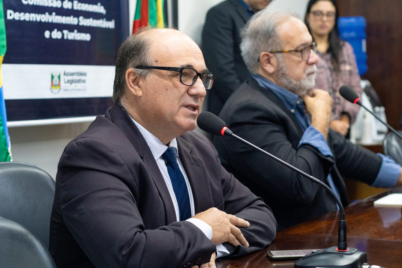 Zé Nunes critica Leite por usar documentário sobre enchentes para autopromoção