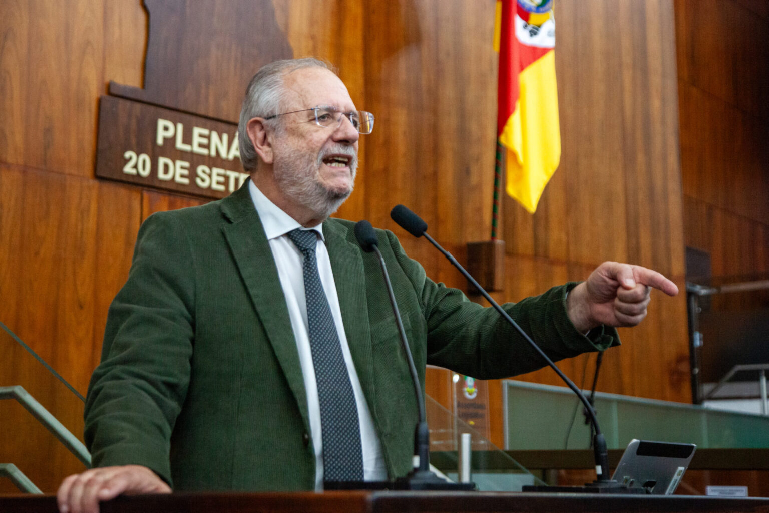 Piso Salarial Regional: Bancada do PT critica atraso e reajuste insuficiente