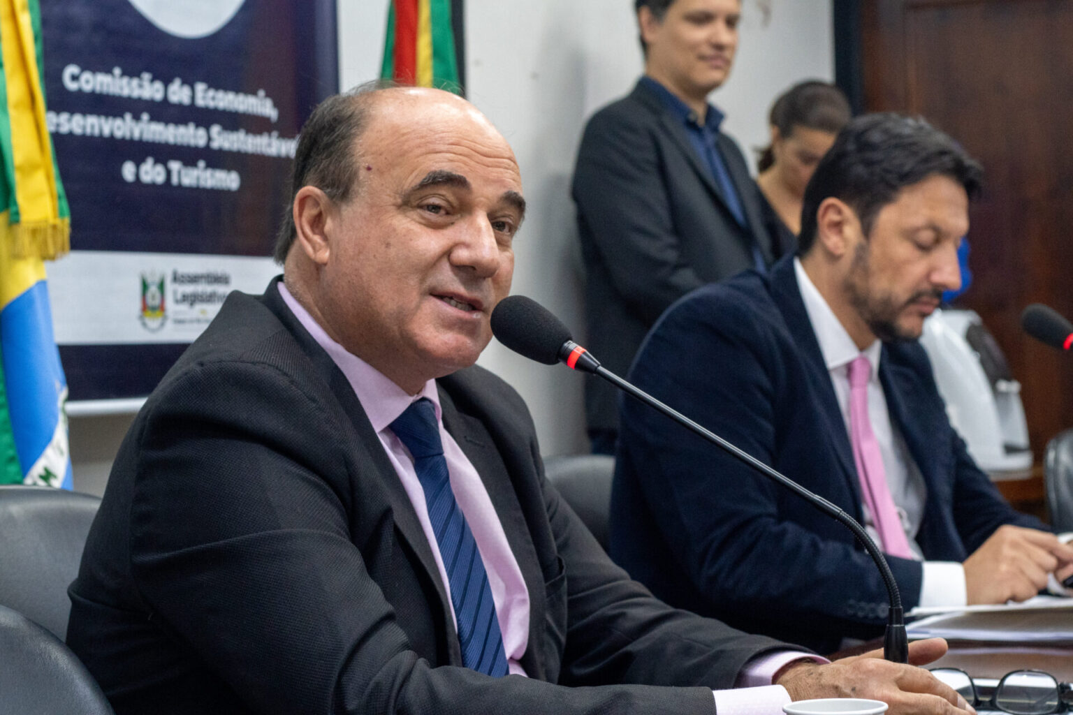 A prioridade na reconstrução deve ser a vida (Artigo: por Zé Nunes)
