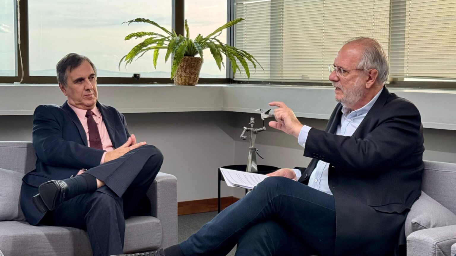 “Uso do slogan de campanha no título de documentário reforça intenção de promoção pessoal”, afirma Rossetto