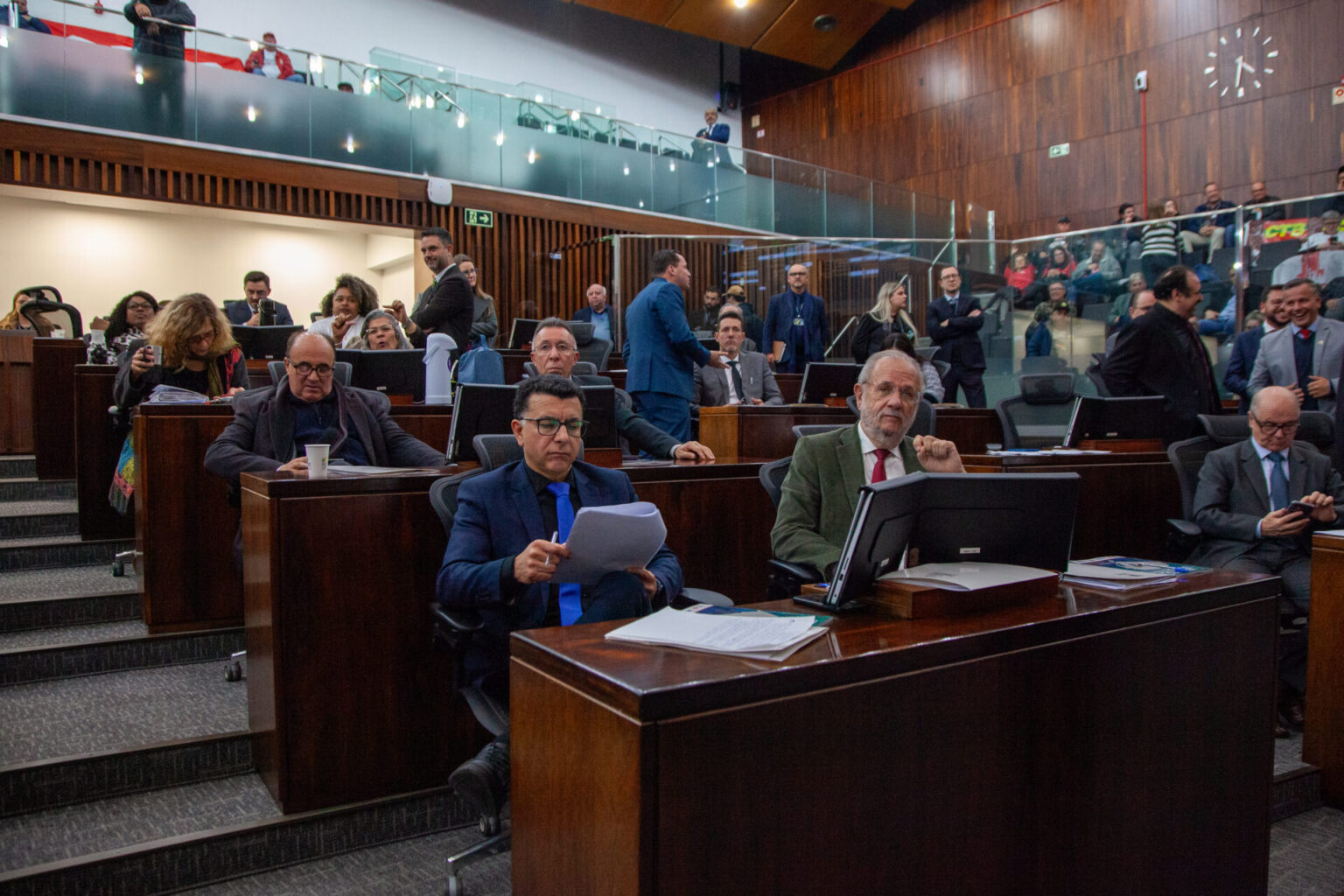 Apesar do percentual reduzido, Bancada do PT/PCdoB aprova reajuste do Salário Mínimo Regional