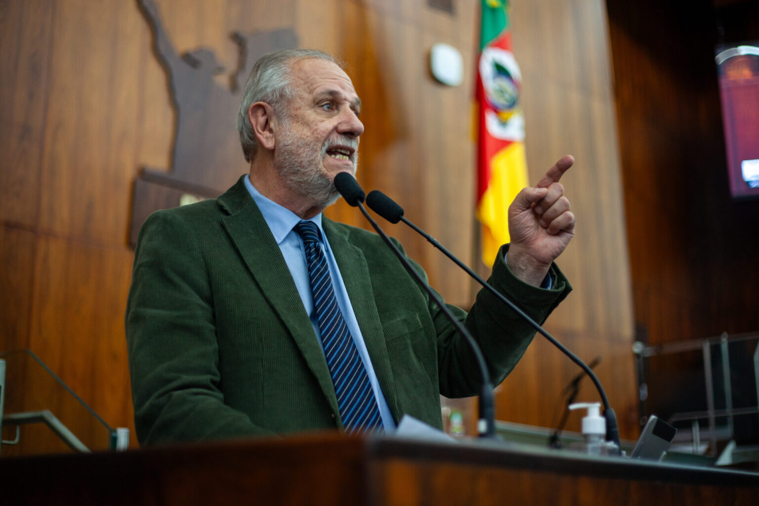 “Leite é devedor da saúde e o grande responsável pela grave crise no RS”, afirma Rossetto