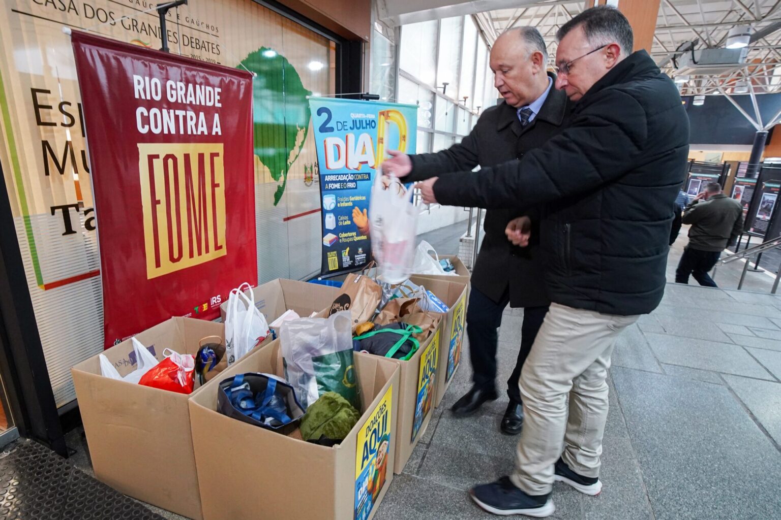 Dia D: campanha contra a fome e o frio é lançada com a participação de Pepe Vargas e Valdeci