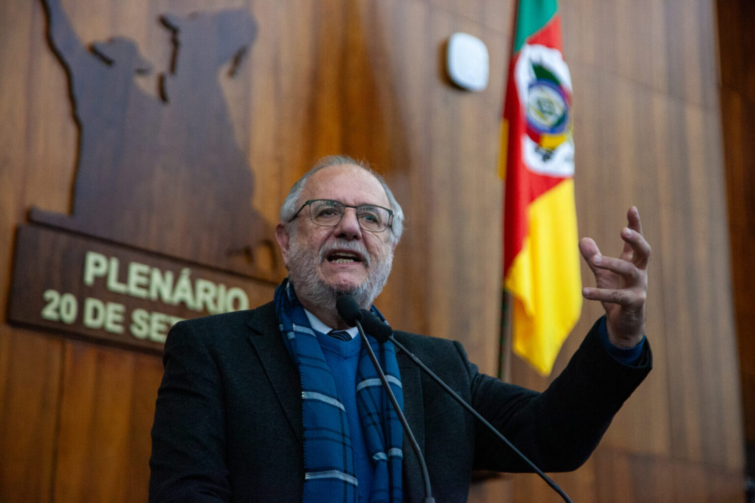 RS vai na contramão do Brasil e perde empregos formais em maio, afirma Rossetto