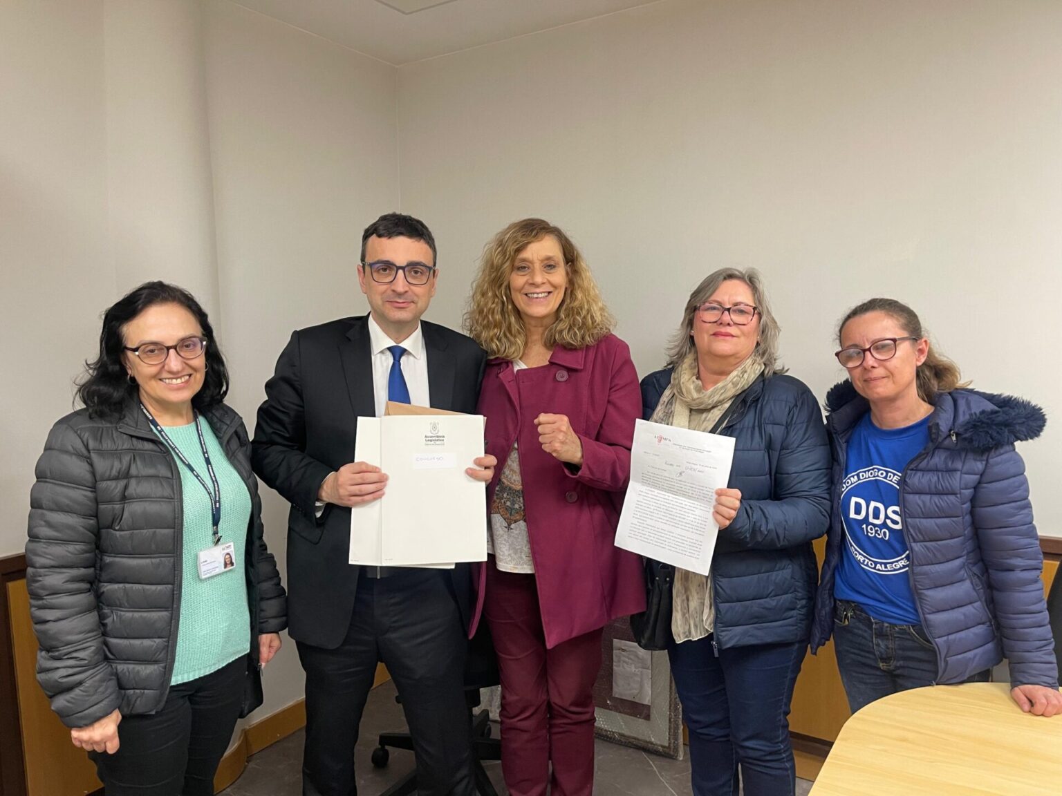 Educação: Deputada Sofia leva denúncias ao Ministério Público de Contas