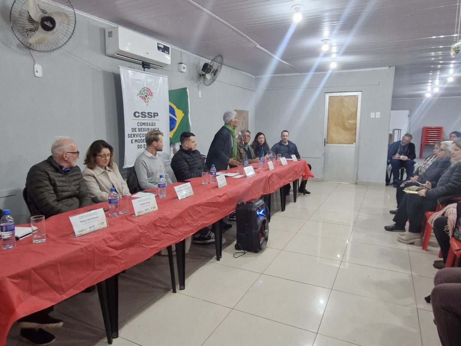 Comunidade denuncia problemas e cobra melhorias no atendimento do Hospital Restinga