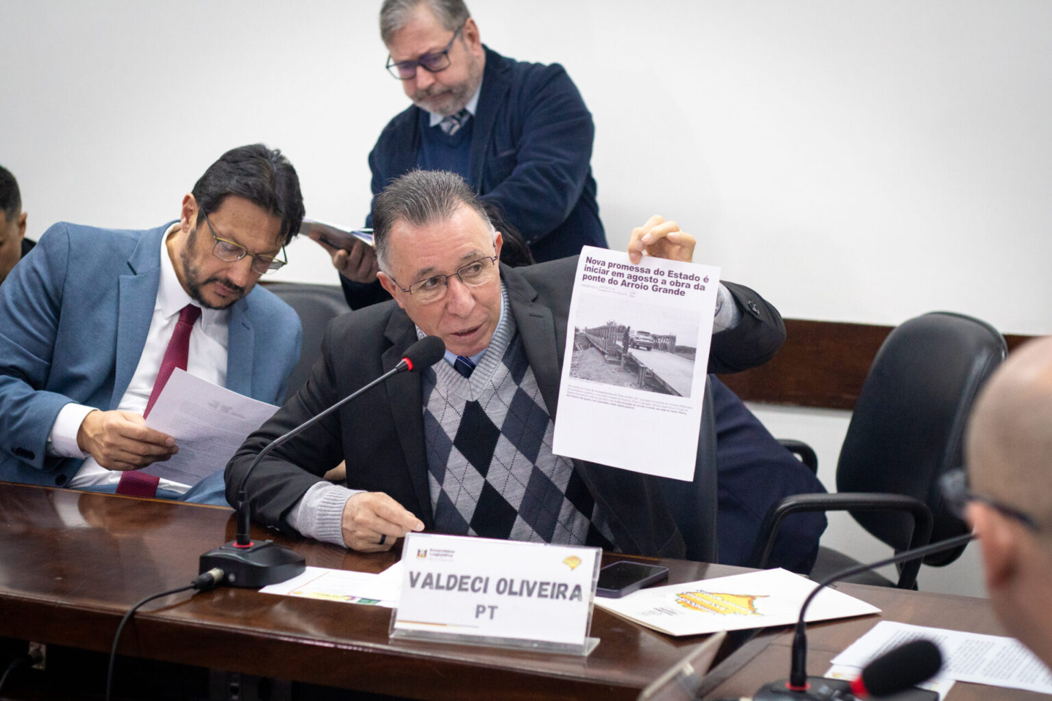 Na abertura do semestre legislativo, Valdeci reforça cobrança sobre ponte na RSC-287