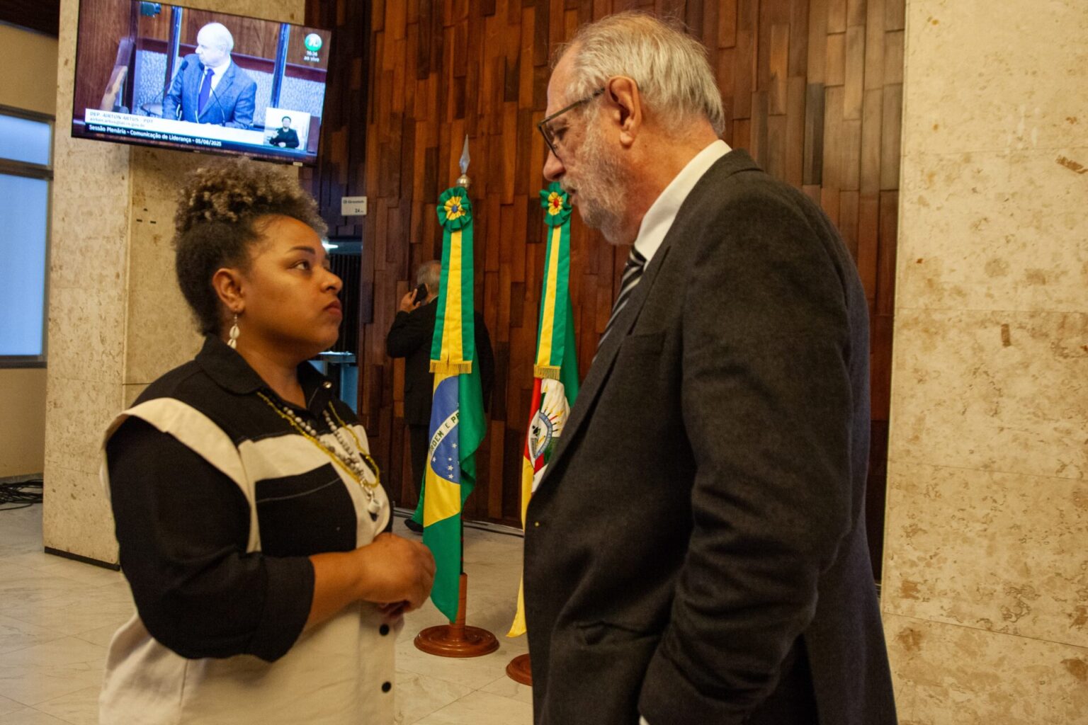 Bancada do PT/PCdoB cobra urgência para recriação da Secretaria de Políticas para Mulheres Bancada do PT/PCdoB cobra urgência para recriação da Secretaria de Políticas para Mulheres