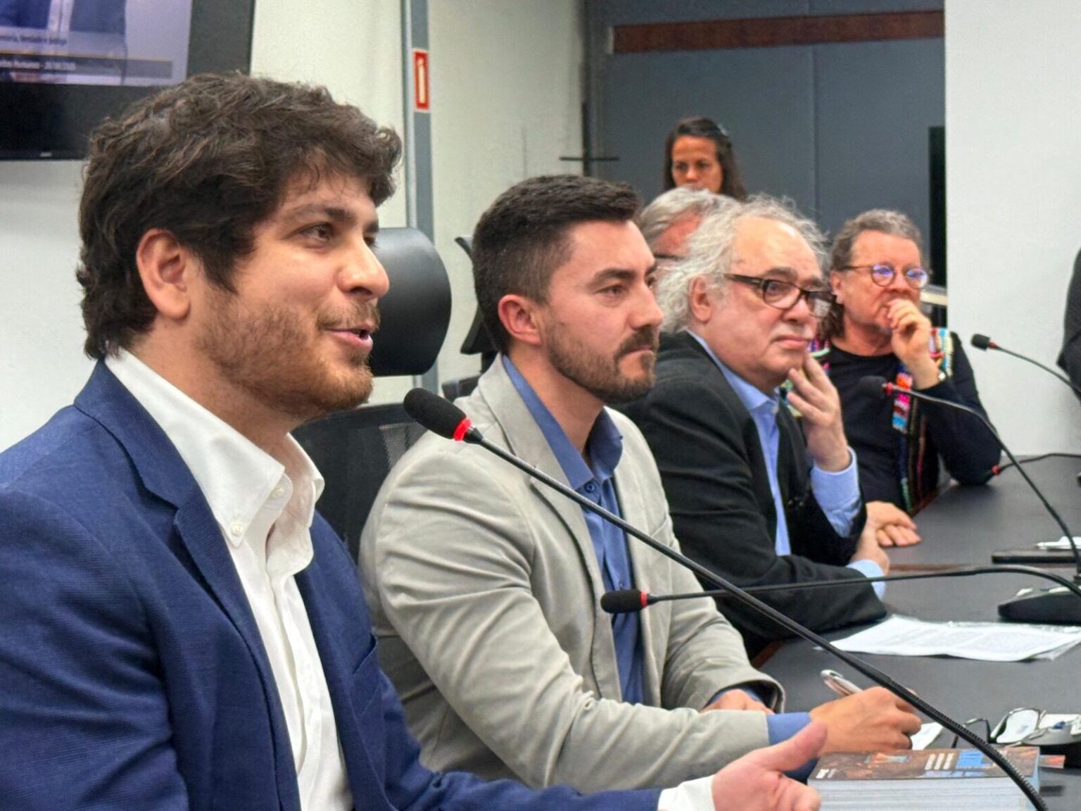 Memória e democracia: neto de Rubens Paiva participa de premiação na Assembleia Legislativa