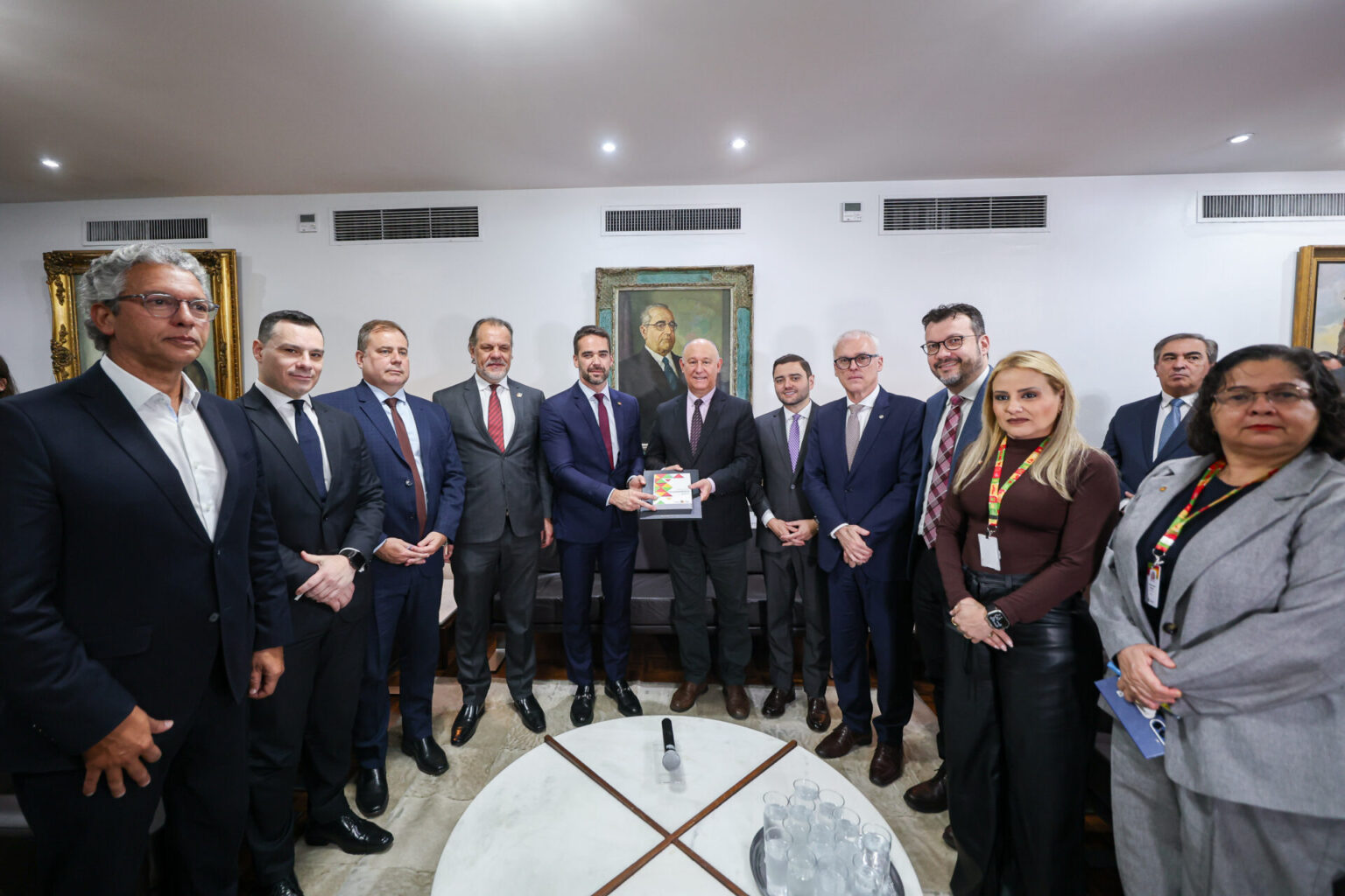 Presidente Pepe Vargas recebe Projeto de Lei Orçamentária 2026