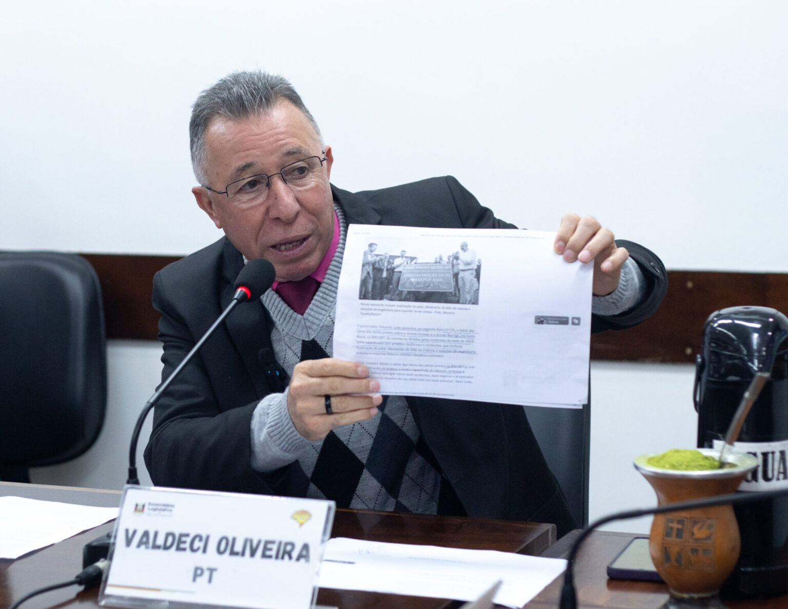 Ponte da RSC-287: Valdeci “dispara” contra inexistência de obras após anúncio oficial Ponte da RSC-287: Valdeci “dispara” contra inexistência de obras após anúncio oficial