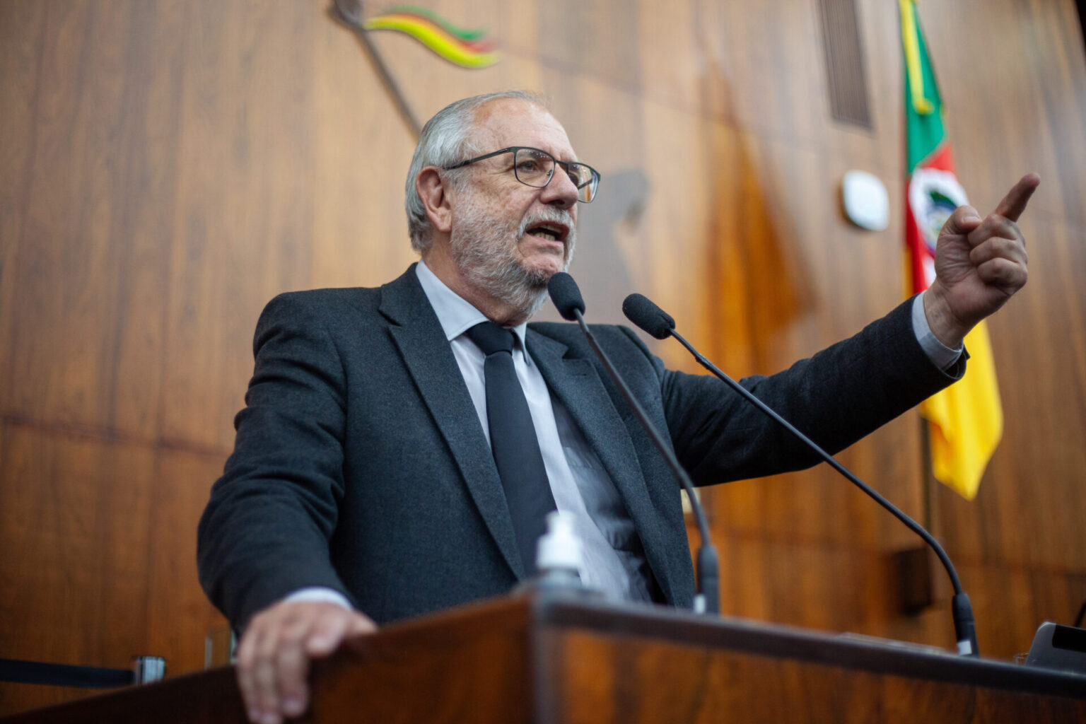 Inovação tecnológica e desenvolvimento sustentável: um desafio estratégico para o RS (Artigo: por Miguel Rossetto)