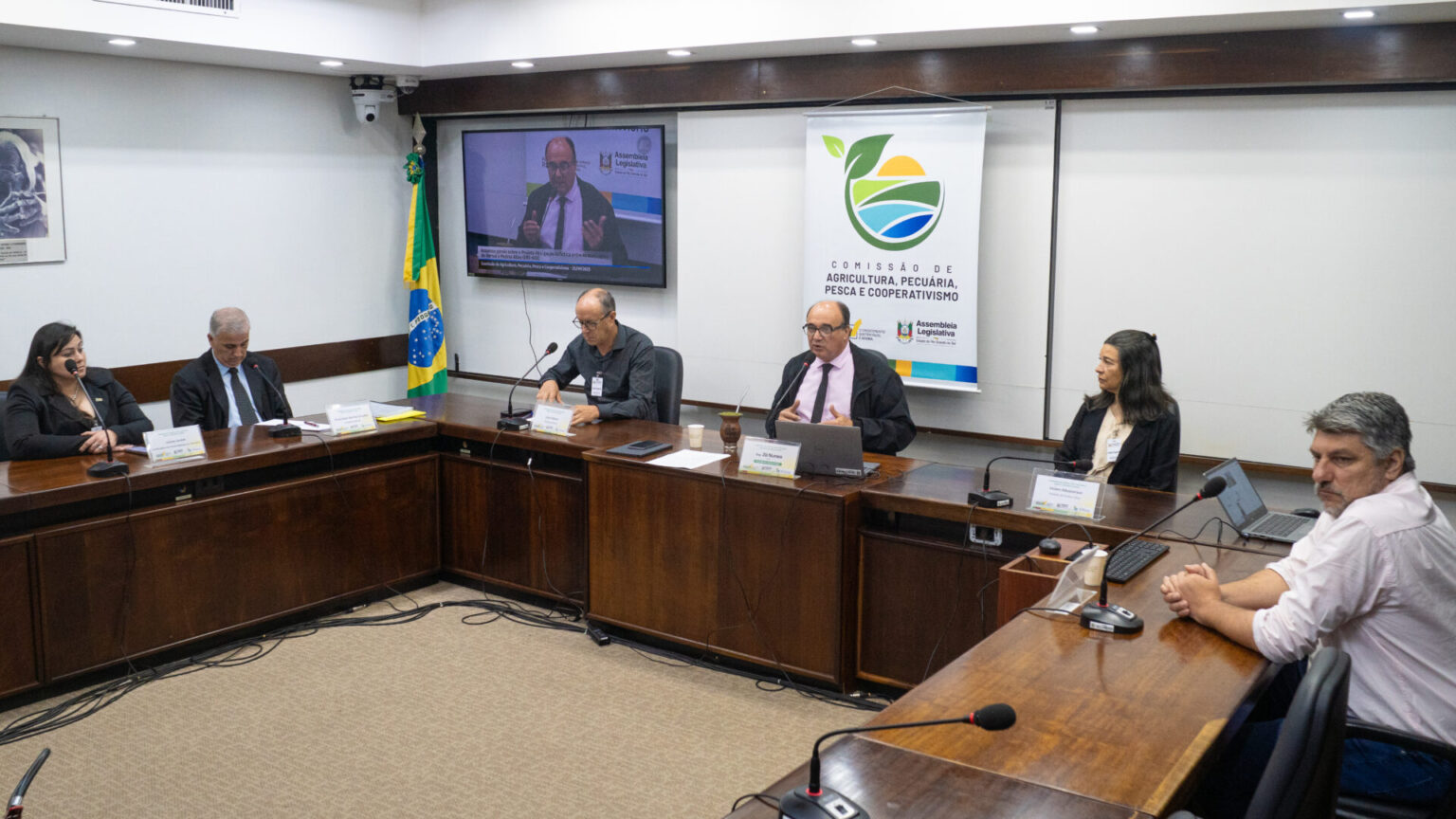 Infraestrutura e asfaltamento da ERS-608 são debatidos em reunião da Comissão de Agricultura