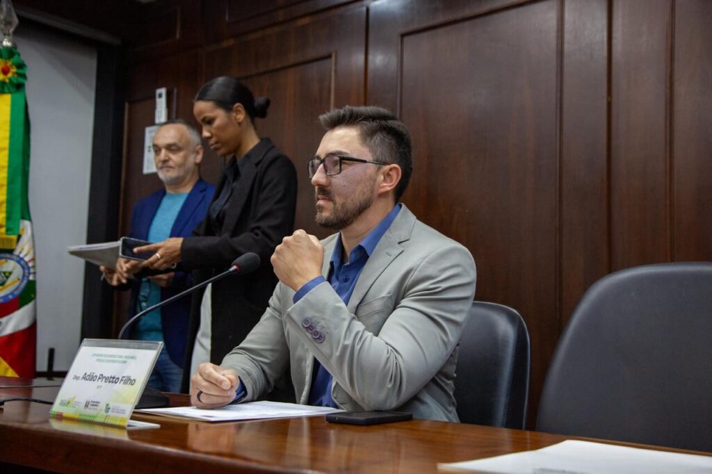 Sancionada lei que garante fraldários e banheiros familiares em espaços de grande circulação no RS