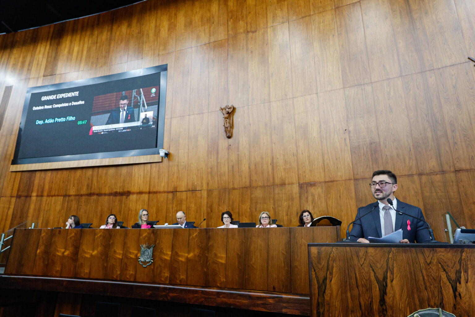 Adão Pretto destaca conquistas e desafios do Outubro Rosa em Grande Expediente da Assembleia Legislativa