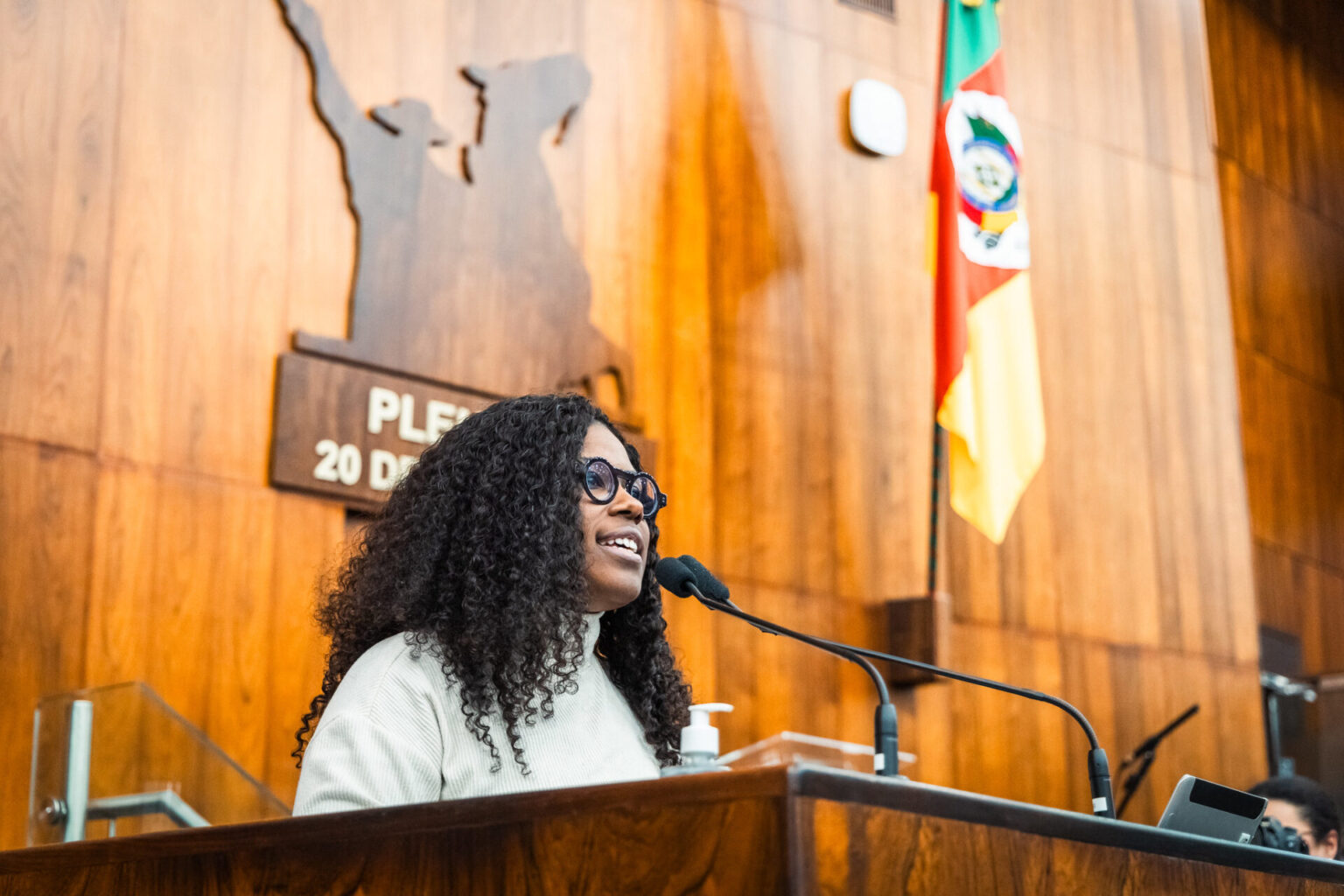 Laura Sito aciona MP por ataques racistas em publicação sobre o Corre Preto