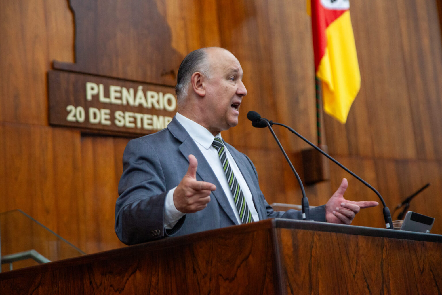 Pepe denuncia redução de mais de R$ 600 milhões para a Saúde no orçamento de Eduardo Leite