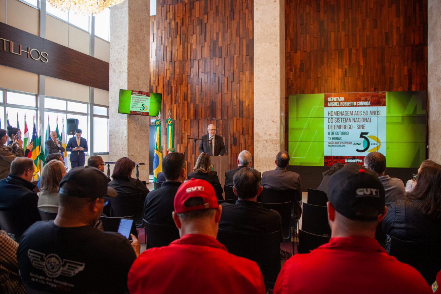“O trabalho constrói a riqueza da sociedade”, diz Rossetto em homenagem aos 50 anos do SINE