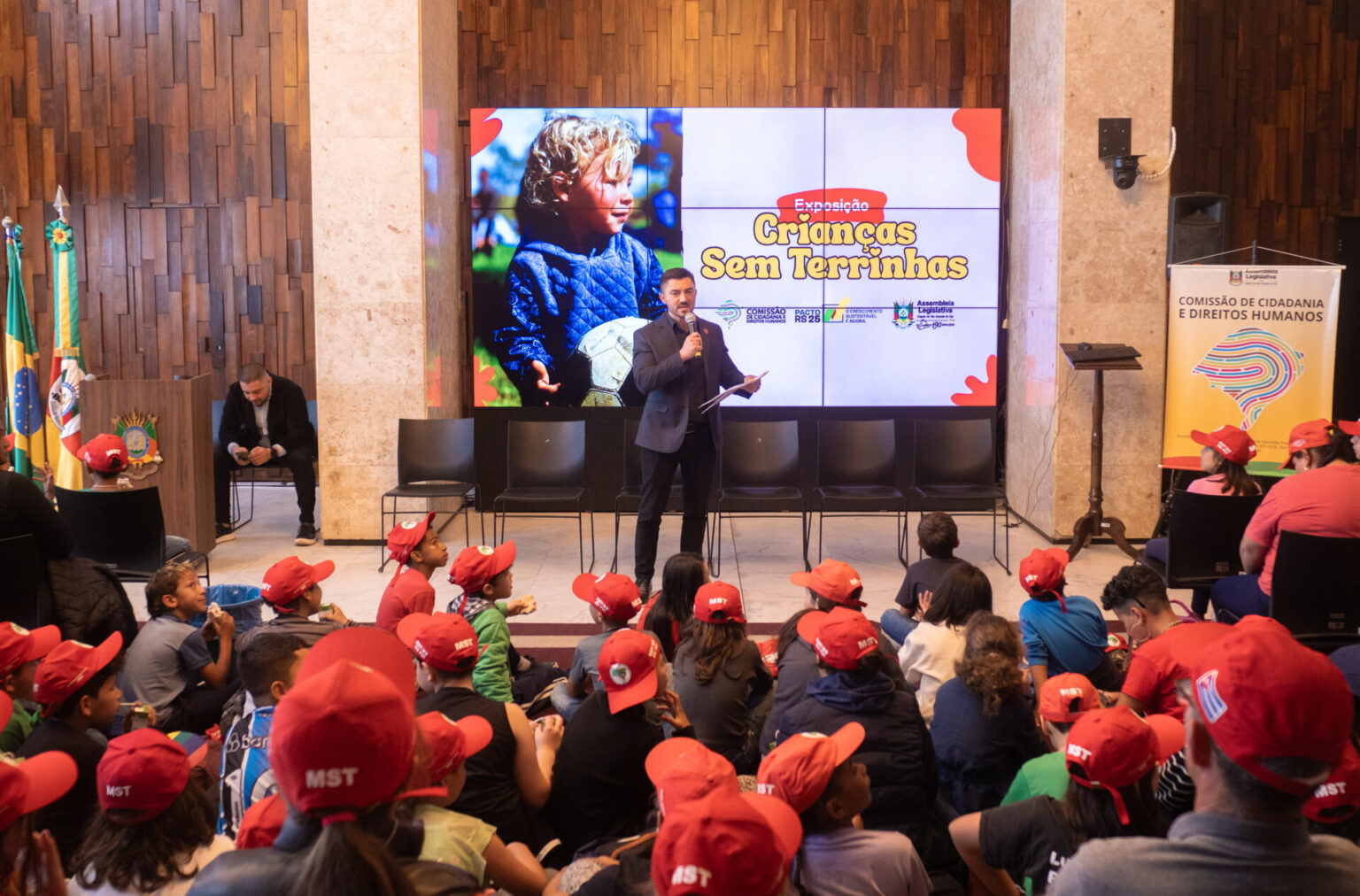 Adão Pretto reafirma compromisso com a luta pelos direitos das crianças sem terra