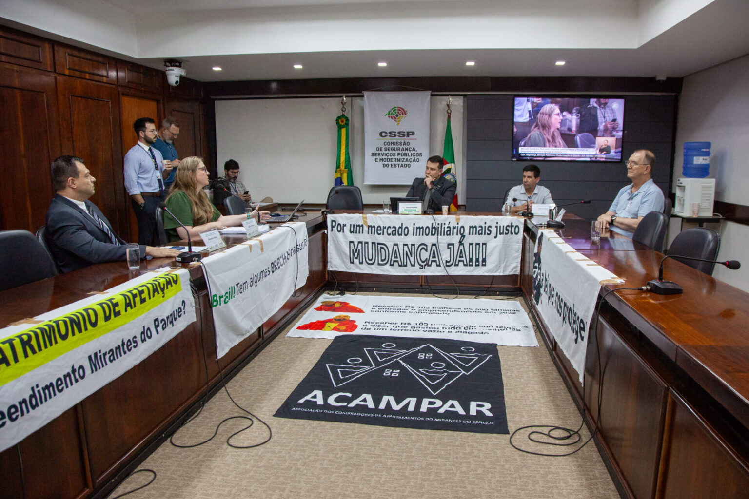 Deputado Leonel Radde encaminha propostas para proteção de famílias lesadas por construtoras