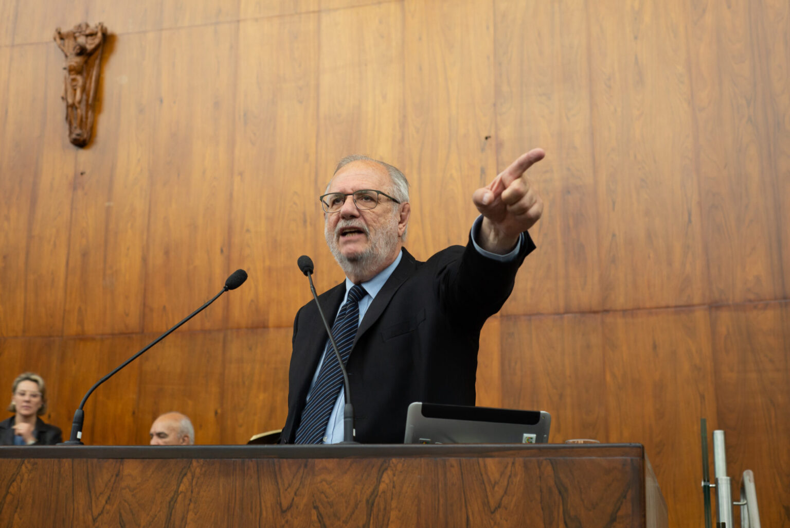 Rossetto critica modelo de concessão de rodovias: “Eduardo Leite é o rei dos pedágios”