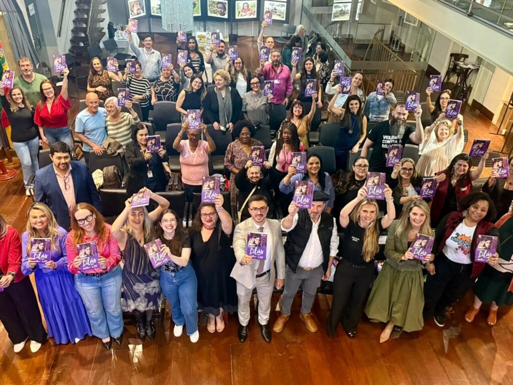 3ª edição do livro Relatório Lilás reforça importância de políticas públicas no enfrentamento à violência contra a mulher 3ª edição do livro Relatório Lilás reforça importância de políticas públicas no enfrentamento à violência contra a mulher