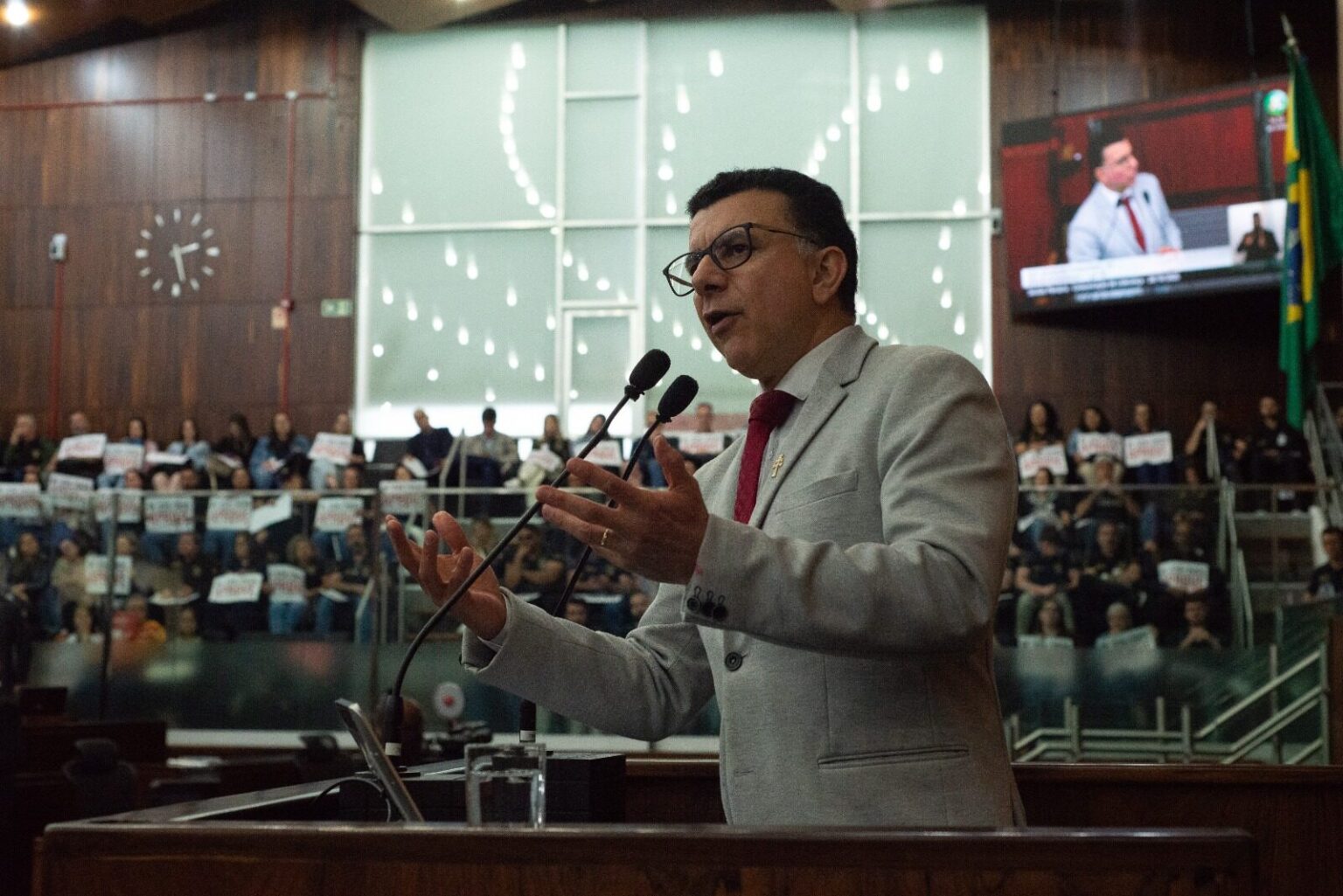 Bancada do PT/PCdoB defende ocupação de cargos no Judiciário por servidores concursados