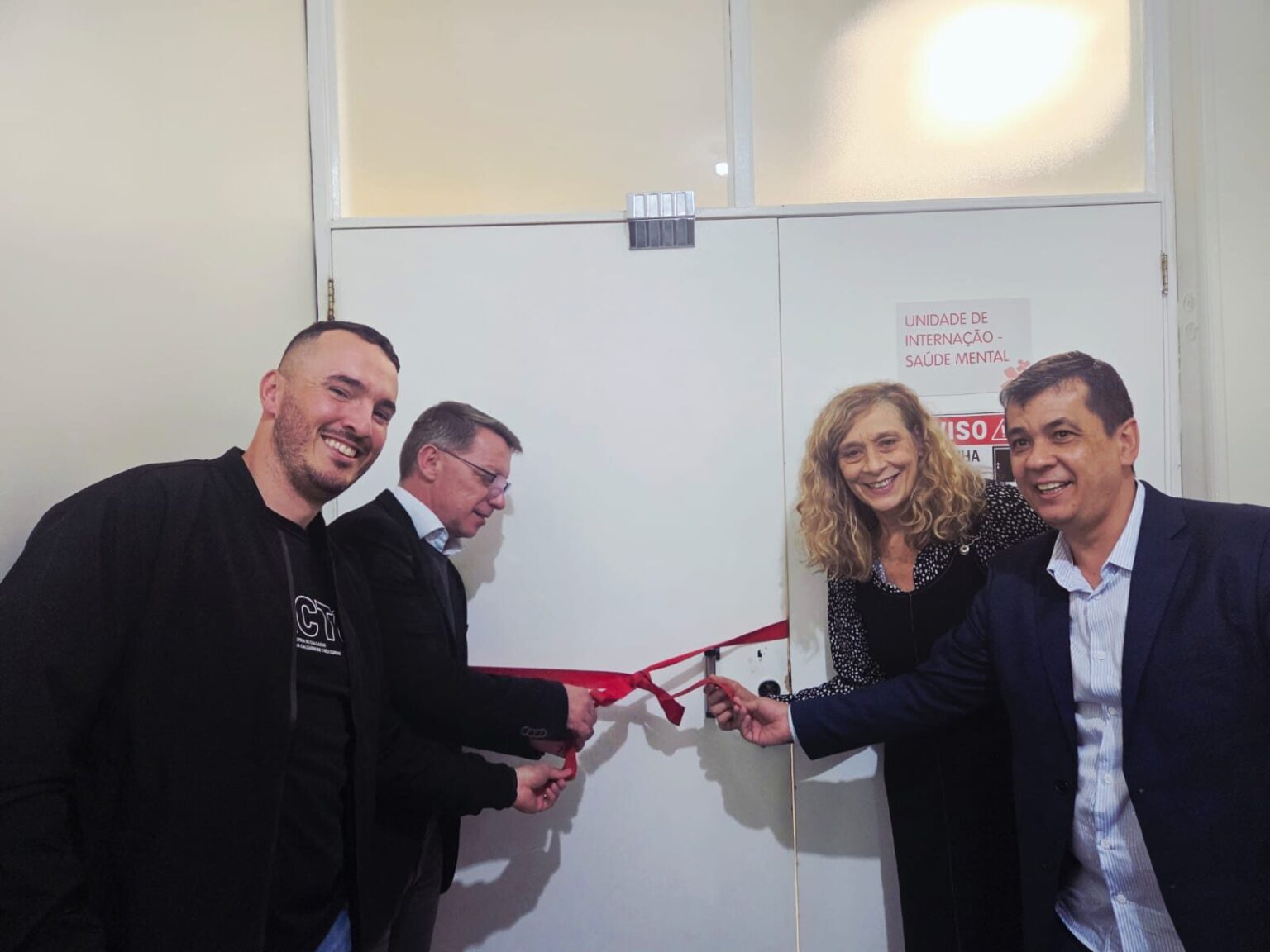 Sofia Cavedon participa da inauguração da ala de saúde mental em Três Coroas