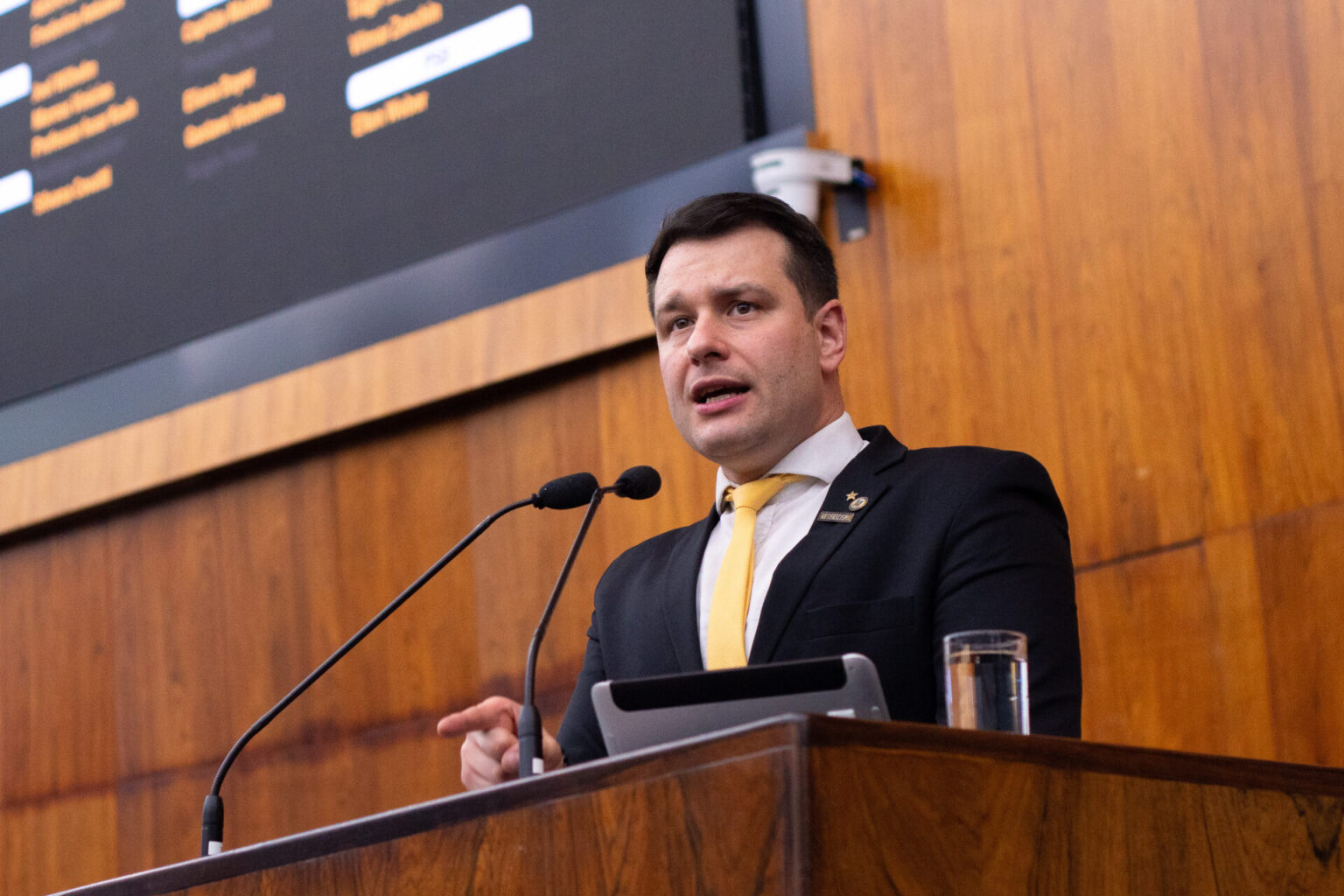 Leonel critica novos pedágios e cobra retomada da competência da Assembleia sobre concessões