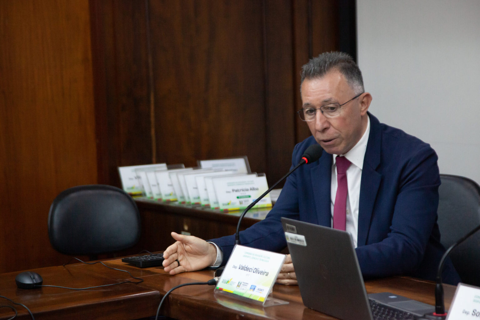 É impossível maquiar o descaso na educação gaúcha (Artigo: por Valdeci Oliveira)