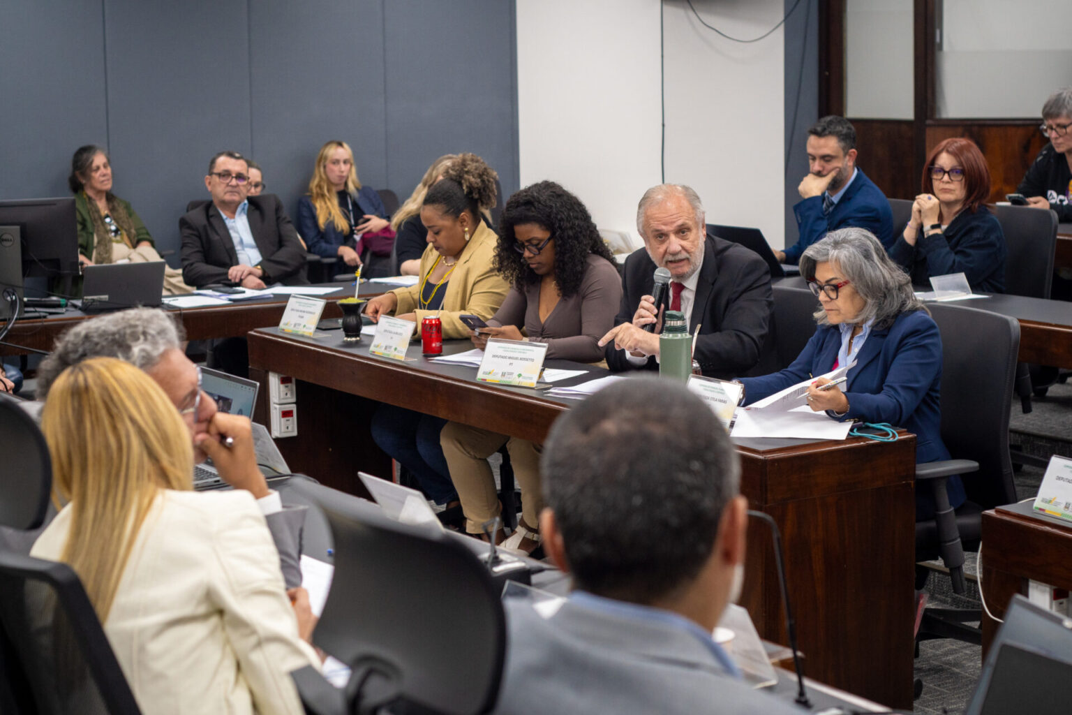 Orçamento 2026: Bancada do PT/PCdoB classifica proposta de Leite como “desastrosa” e apresenta alternativas Orçamento 2026: Bancada do PT/PCdoB classifica proposta de Leite como “desastrosa” e apresenta alternativas