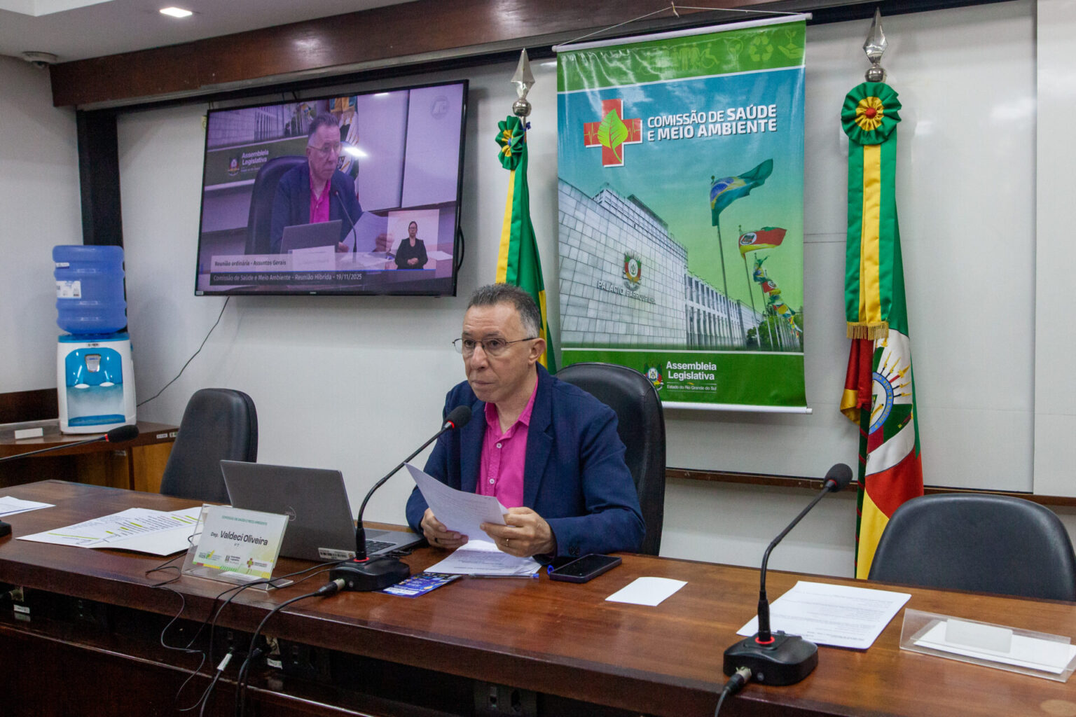 Comissão de Direitos Humanos aprova projeto de Valdeci que garante descanso digno a profissionais da enfermagem