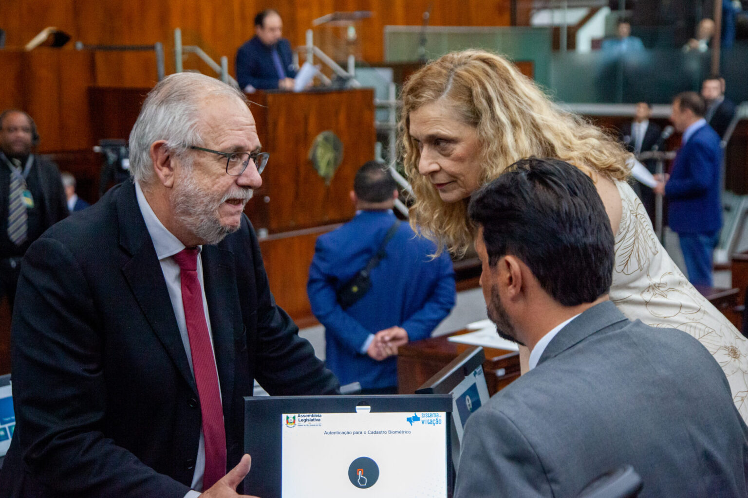 Bancada do PT/PCdoB vota favorável ao novo acordo da dívida com a União que garante investimentos em educação