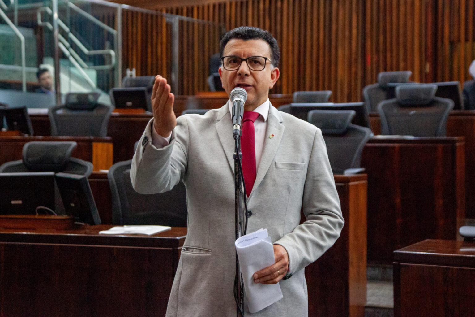 Deputado Jeferson propõe audiência pública para discutir cobranças abusivas da Aegea sobre rede hoteleira e domicílios