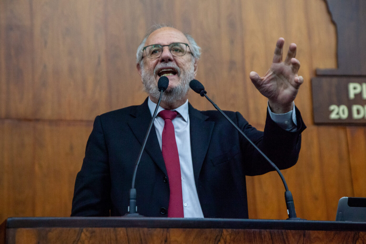 Que 2026 produza luz e boas escolhas. Vamos precisar (Artigo: por Miguel Rossetto)