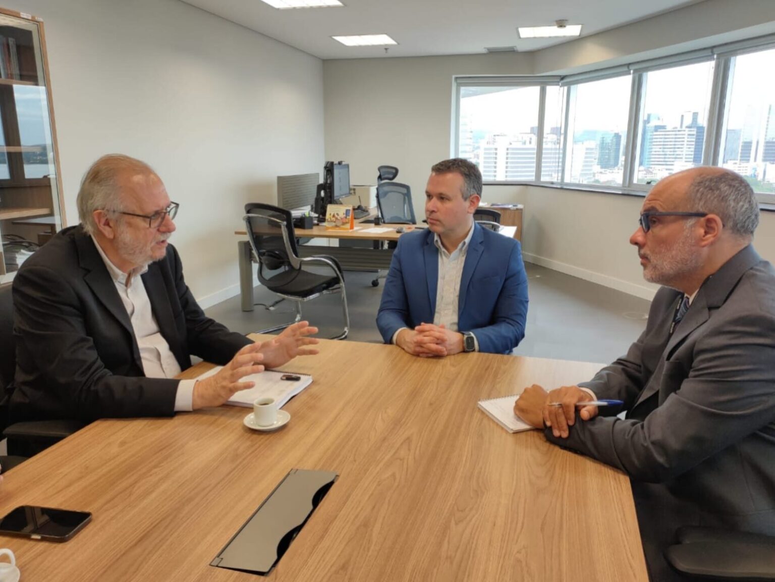 Presidente da CPI da Energia entrega ao MPF pedido de investigação sobre irregularidades da CEEE Equatorial