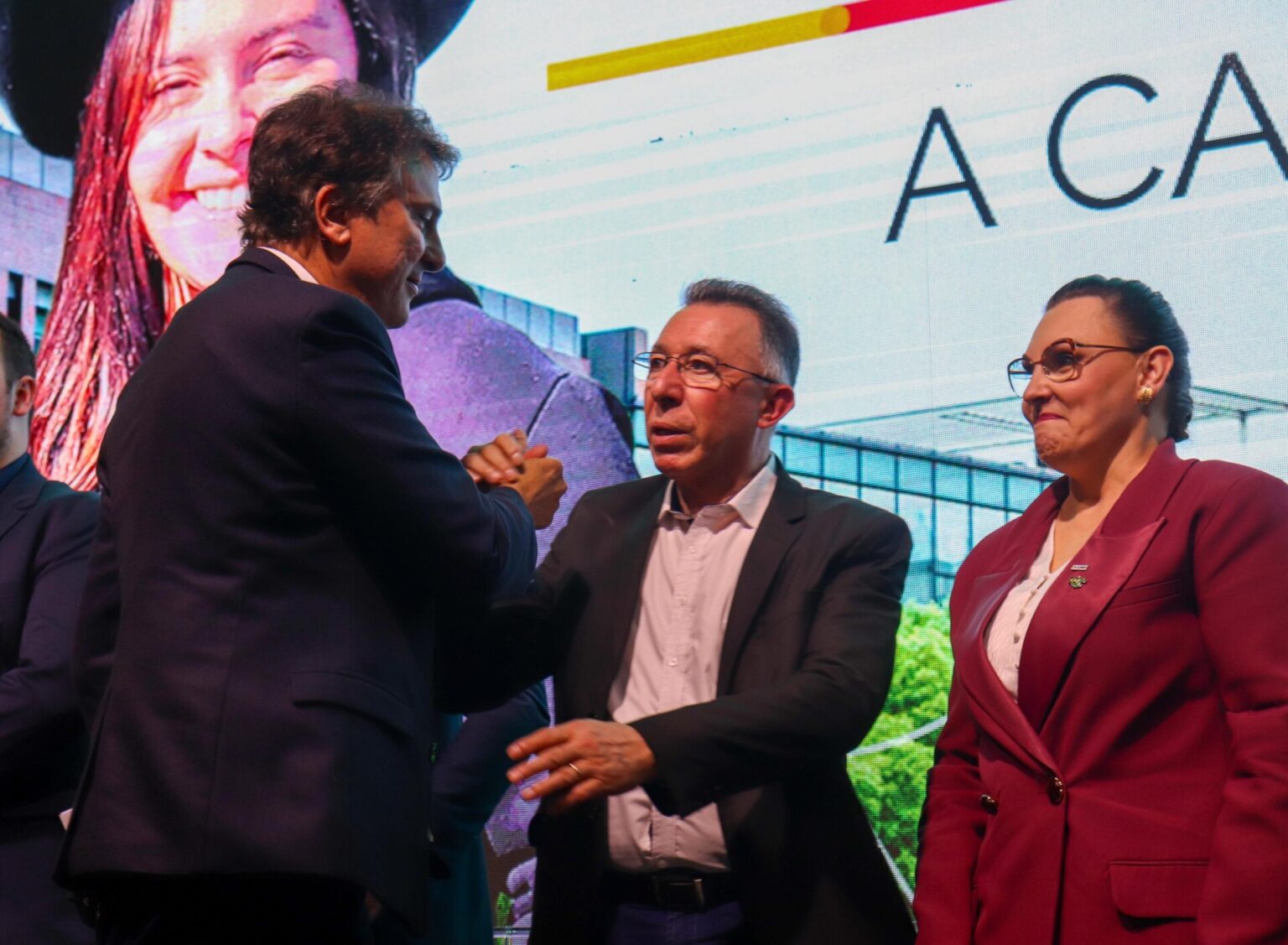 Valdeci acompanha ministro e representa presidente da ALRS na posse da nova reitora da UFSM