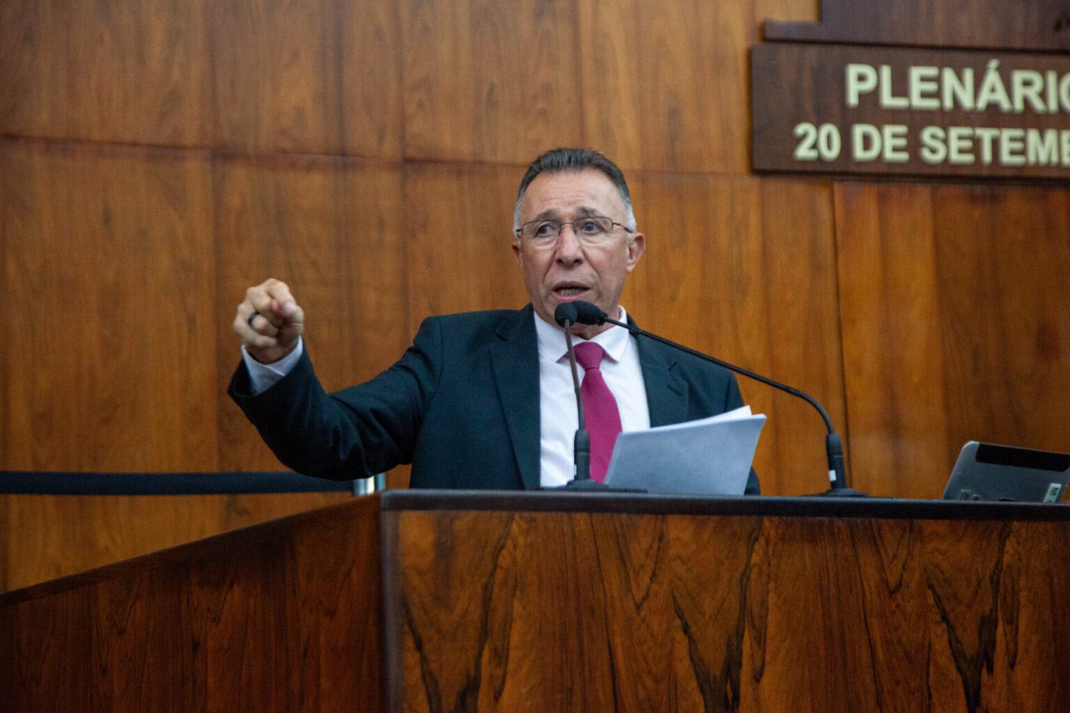 Tão grave quanto o feminicídio é a negação da violência contra a mulher (Artigo: Valdeci Oliveira)