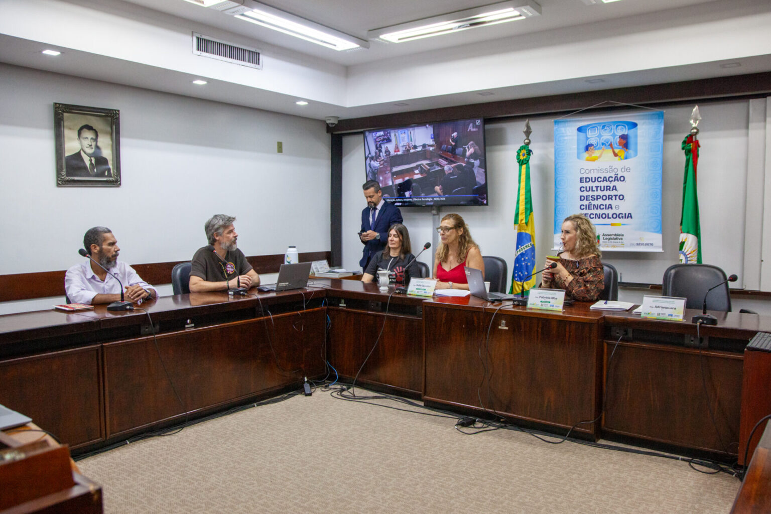 Deputada Sofia Cavedon apoia a permanência da Casa da Praça, em Novo Hamburgo