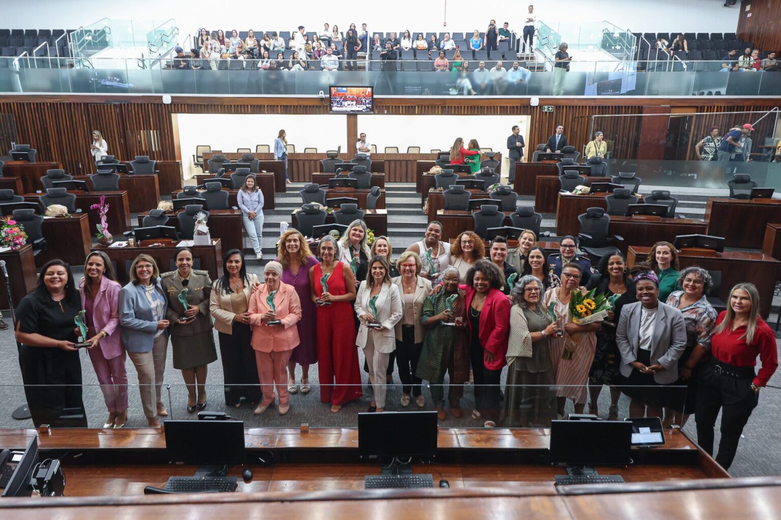 Bancada do PT/PCdoB homenageia mulheres que se destacaram na sociedade gaúcha com o Prêmio Mulher Cidadã