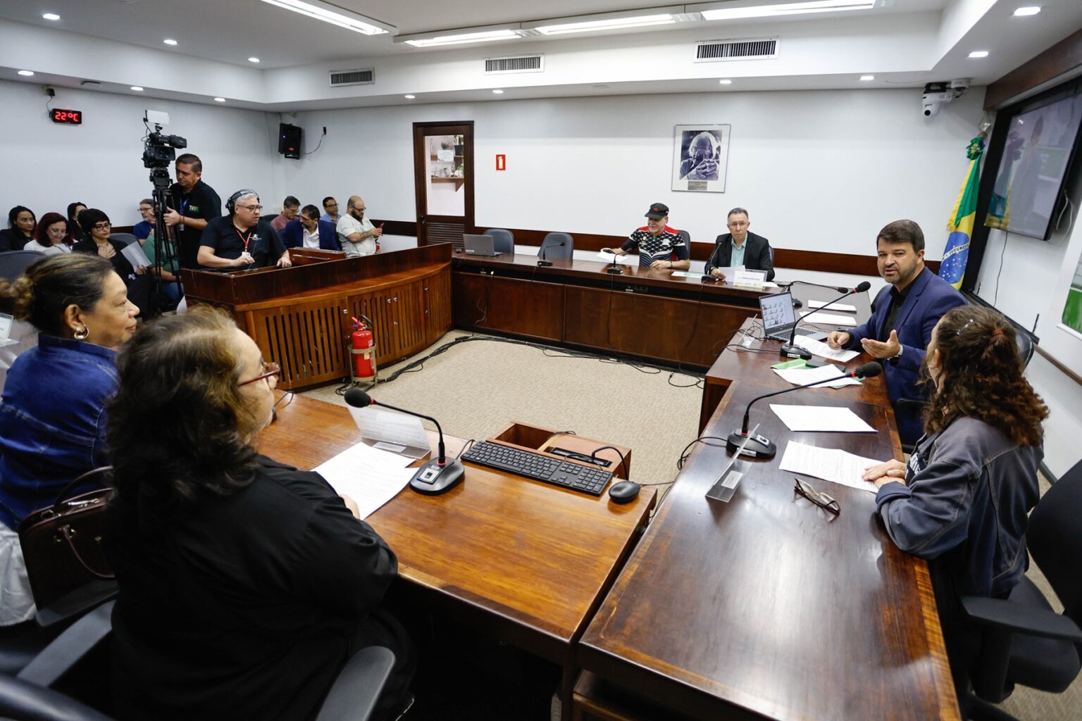 Servidores estaduais com salário abaixo do mínimo: Valdeci propõe criação de subcomissão na Assembleia