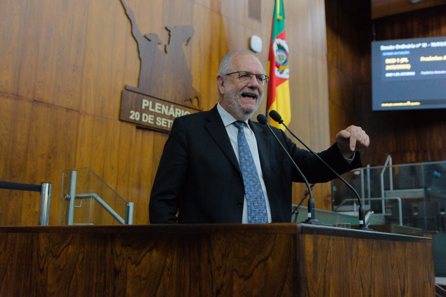 Rossetto elogia medidas de Lula para reduzir preço do diesel e cobra iniciativa de Eduardo Leite