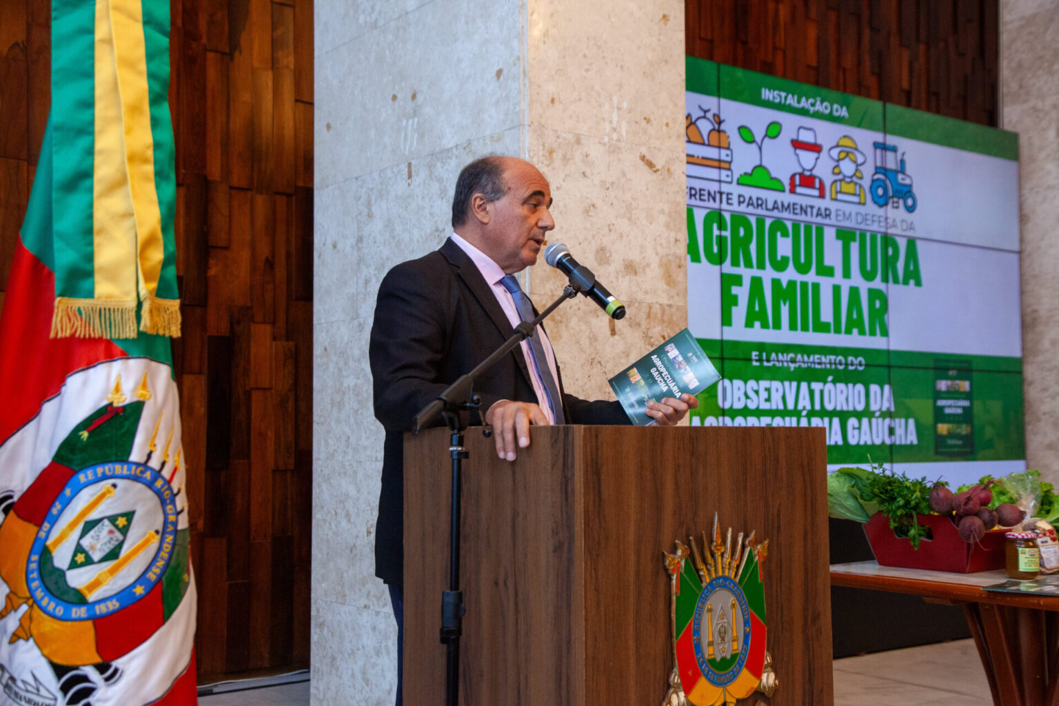 Zé Nunes instala frente da Agricultura Familiar e lança observatório gaúcho Zé Nunes instala frente da Agricultura Familiar e lança observatório gaúcho