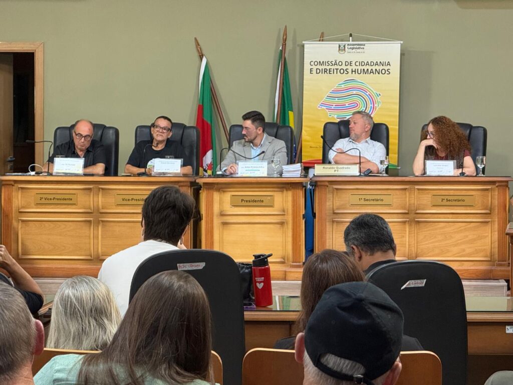 Audiência pública em Pelotas cobra respostas sobre morte de agricultor Audiência pública em Pelotas cobra respostas sobre morte de agricultor