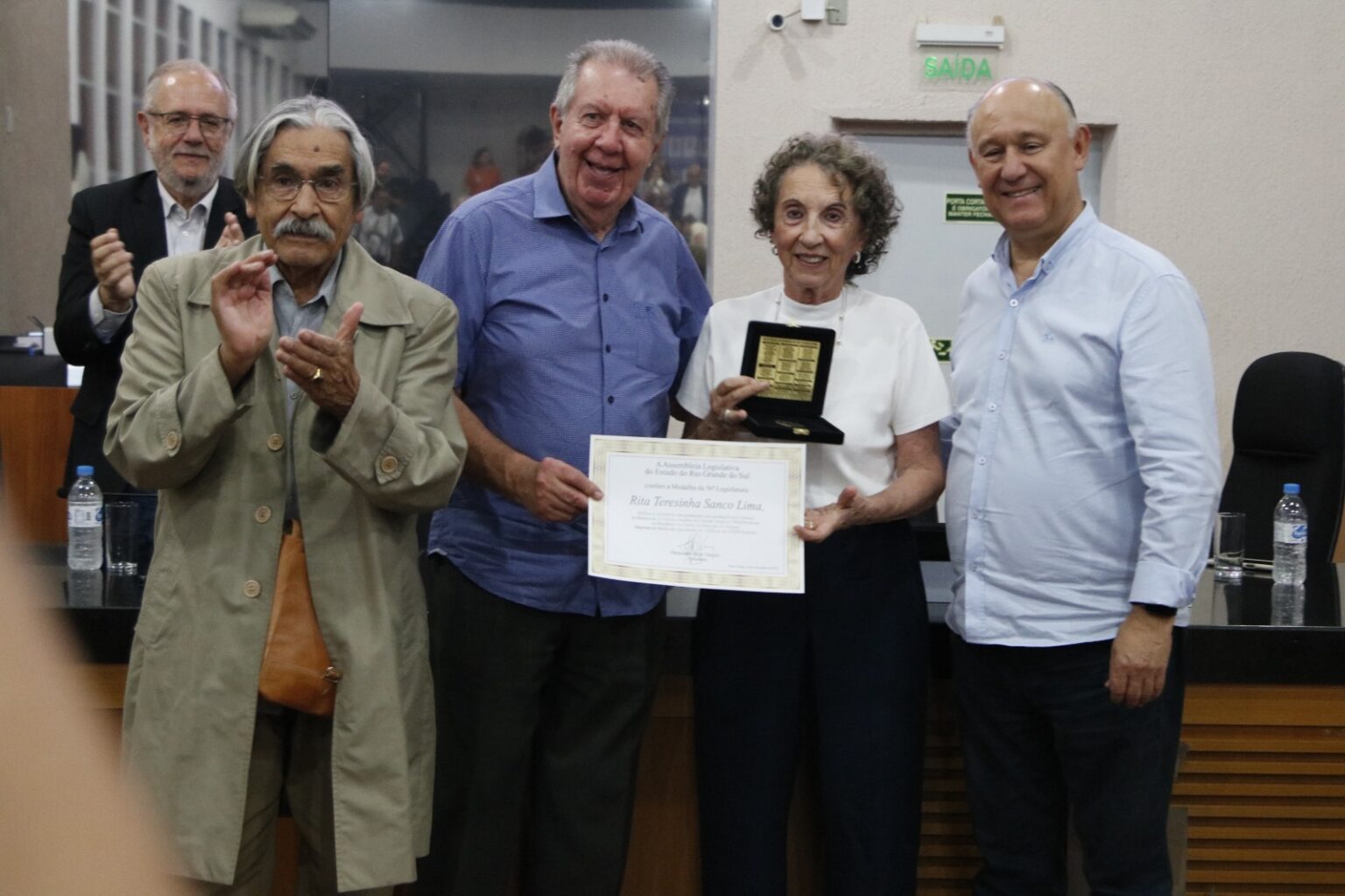 Homenagem a ex-prefeita de Gravataí também é marcada por ato de desagravo