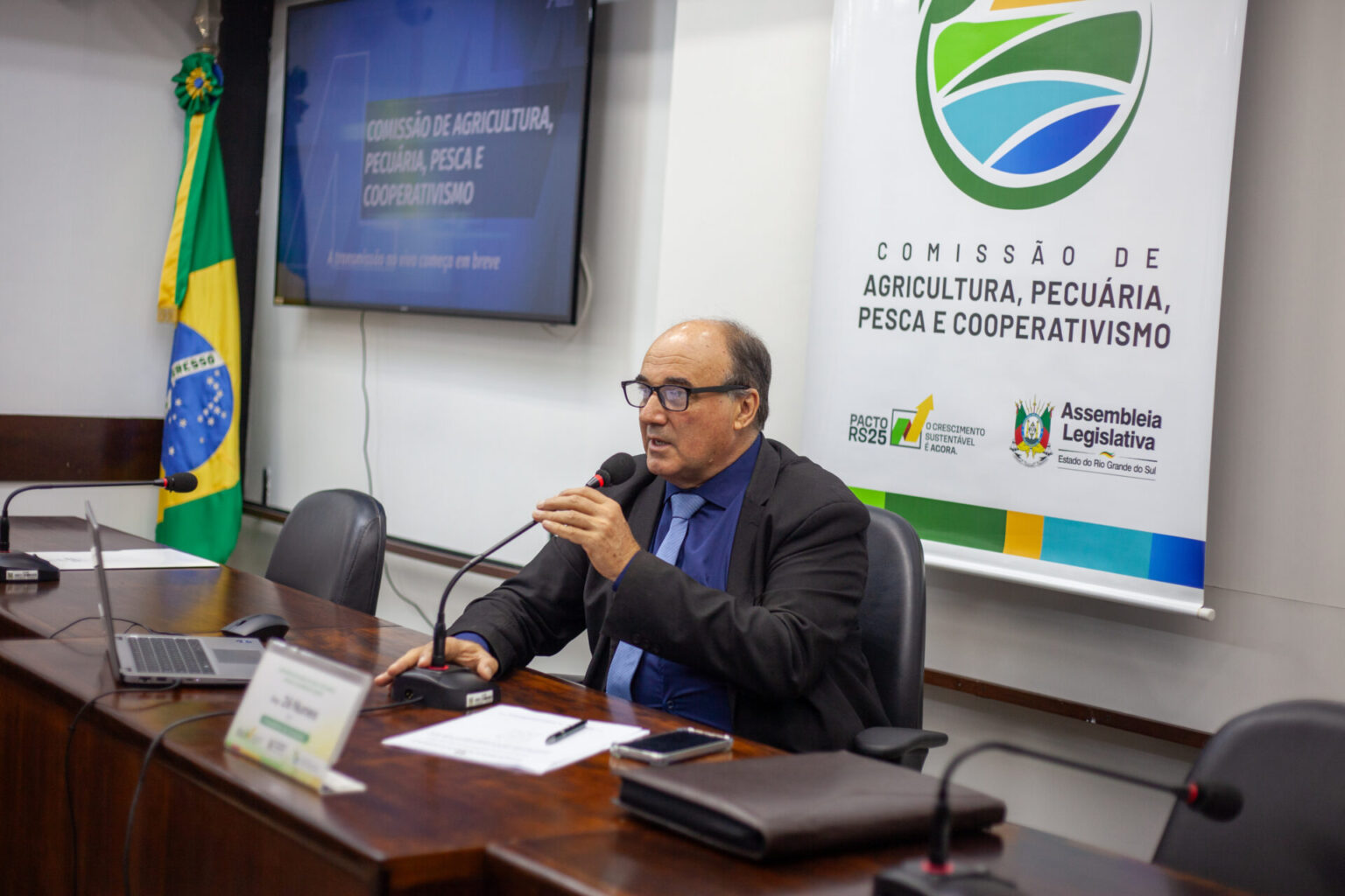 Comissão de Agricultura debate morte de agricultor e medidas tomadas pelo colegiado Comissão de Agricultura debate morte de agricultor e medidas tomadas pelo colegiado