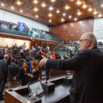 Plenário da Assembleia derrota Leite e prorroga CPI dos Pedágios