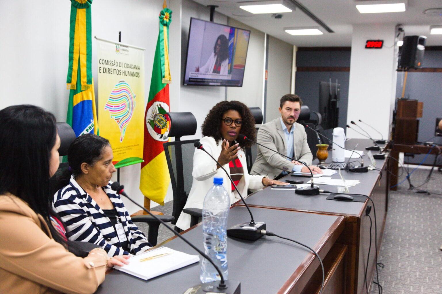 Moradores de Sapiranga denunciam má qualidade da água e tarifas abusivas da Corsan/Aegea