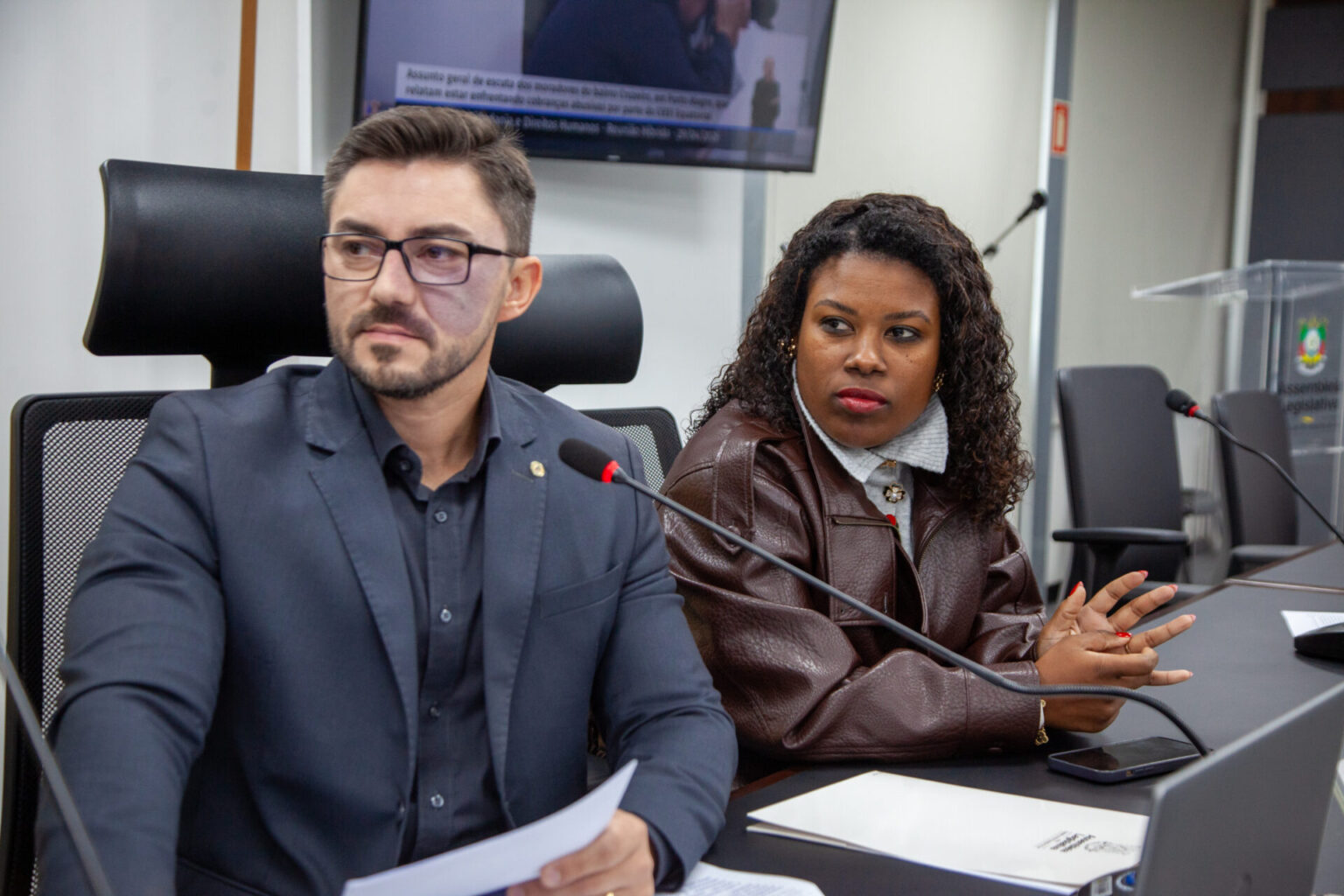 Moradores do bairro Cruzeiro em Porto Alegre denunciam cobranças abusivas da CEEE Equatorial