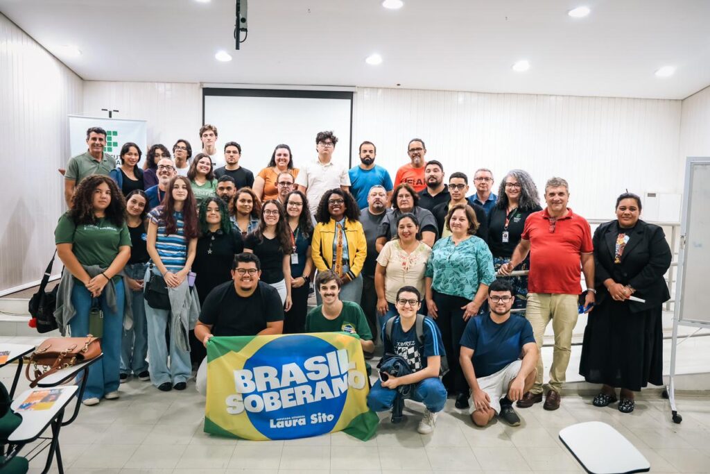 Deputada Laura Sito inicia caravanas em universidades para debater o futuro do Brasil